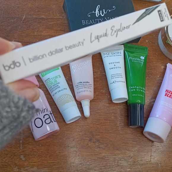 Beauty And Cosmetic Collection Of 10 Unopened  Brand Sample And Full Sizes Lot - Picture 5 of 10